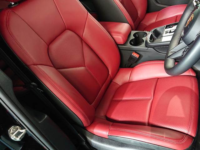 マカン マカン スポクロ/スポエグ/エアサス/赤革/20インチAW/14way電動シート/PDLS+付ティンテッドLED/ヘッドレストポルシェクレスト/レーンキーピング/ヒーター付ステアリング/カラークレストキャップ(8枚目)