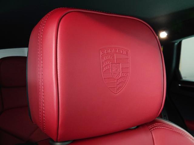 マカン マカン スポクロ/スポエグ/エアサス/赤革/20インチAW/14way電動シート/PDLS+付ティンテッドLED/ヘッドレストポルシェクレスト/レーンキーピング/ヒーター付ステアリング/カラークレストキャップ(10枚目)