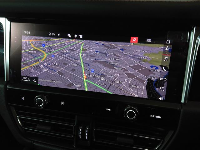 マカン マカン スポクロ/スポエグ/エアサス/赤革/20インチAW/14way電動シート/PDLS+付ティンテッドLED/ヘッドレストポルシェクレスト/レーンキーピング/ヒーター付ステアリング/カラークレストキャップ(19枚目)