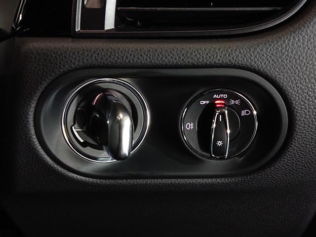 マカン マカン スポクロ/スポエグ/エアサス/赤革/20インチAW/14way電動シート/PDLS+付ティンテッドLED/ヘッドレストポルシェクレスト/レーンキーピング/ヒーター付ステアリング/カラークレストキャップ(24枚目)