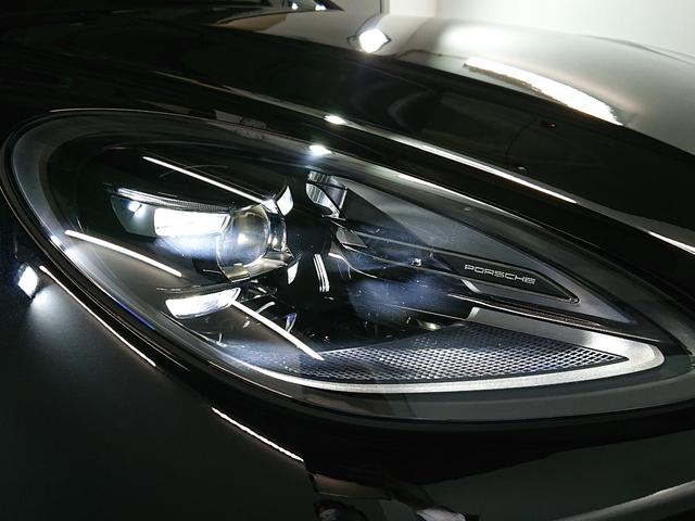 マカン マカン スポクロ/スポエグ/エアサス/赤革/20インチAW/14way電動シート/PDLS+付ティンテッドLED/ヘッドレストポルシェクレスト/レーンキーピング/ヒーター付ステアリング/カラークレストキャップ(26枚目)