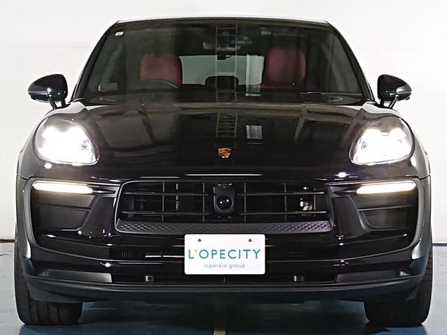 マカン マカン スポクロ/スポエグ/エアサス/赤革/20インチAW/14way電動シート/PDLS+付ティンテッドLED/ヘッドレストポルシェクレスト/レーンキーピング/ヒーター付ステアリング/カラークレストキャップ(27枚目)