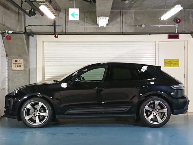 マカン マカン スポクロ/スポエグ/エアサス/赤革/20インチAW/14way電動シート/PDLS+付ティンテッドLED/ヘッドレストポルシェクレスト/レーンキーピング/ヒーター付ステアリング/カラークレストキャップ(28枚目)