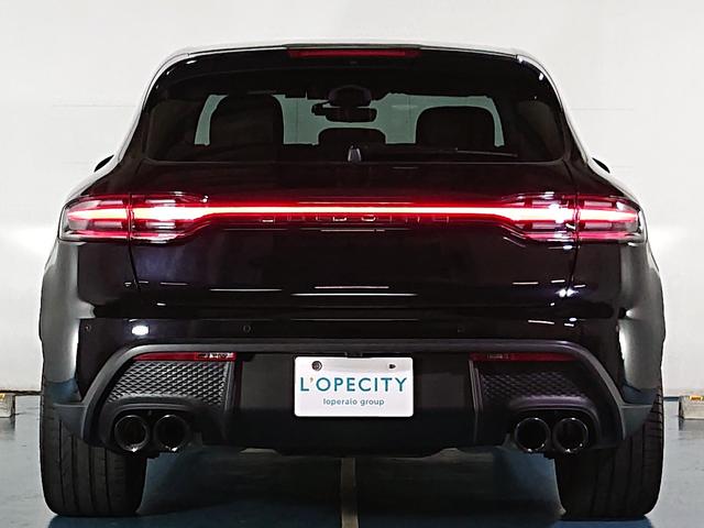 マカン マカン スポクロ/スポエグ/エアサス/赤革/20インチAW/14way電動シート/PDLS+付ティンテッドLED/ヘッドレストポルシェクレスト/レーンキーピング/ヒーター付ステアリング/カラークレストキャップ(30枚目)