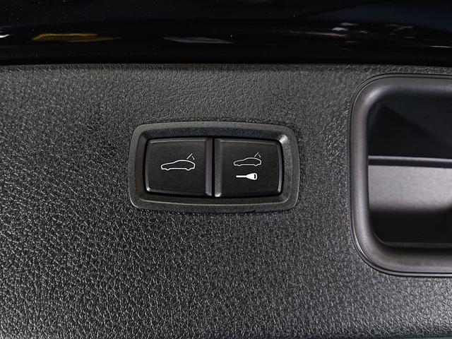 マカン マカン スポクロ/スポエグ/エアサス/赤革/20インチAW/14way電動シート/PDLS+付ティンテッドLED/ヘッドレストポルシェクレスト/レーンキーピング/ヒーター付ステアリング/カラークレストキャップ(33枚目)