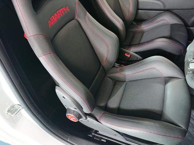 アバルト695 コンペティツィオーネ ドラレコ・バックカメラ付デジタルインナーミラー/Sabeltスポーツシート/ブレンボキャリパー/KONI製FSDショックアブソーバー/Beatsプレミアムサウンド/Record Monzaエキゾースト(8枚目)