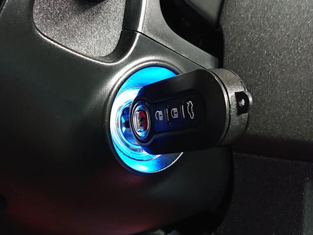 アバルト695 コンペティツィオーネ ドラレコ・バックカメラ付デジタルインナーミラー/Sabeltスポーツシート/ブレンボキャリパー/KONI製FSDショックアブソーバー/Beatsプレミアムサウンド/Record Monzaエキゾースト(23枚目)