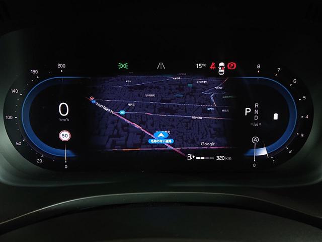 �I�ȃ{�^���≹���F���{�^����z�u�B���������炷���ƂȂ��A�������Ŏԓ������R���g���[���ł��܂��B