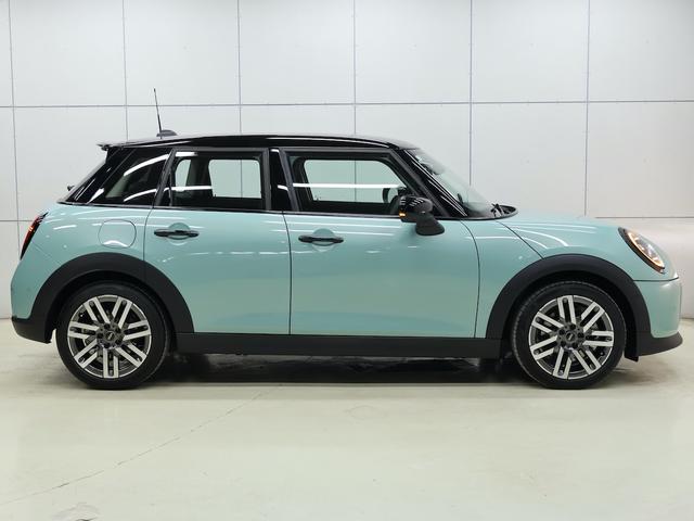ＭＩＮＩ クーパーＳ　クラシック・トリム　認定中古車／ナビ／アップルカープレイ／アンドロイドオート／ＡＣＣ／ＥＴＣ／１７ＡＷ／シートヒーター／ステアリングヒーター／ＬＥＤヘッドライト／バックカメラ／前後センサー／衝突軽減ブレーキ（34枚目）