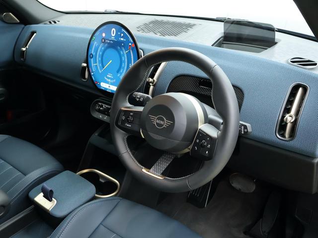 ＭＩＮＩ カントリーマンＳオール４　フェイバリット・トリム　認定中古車／Ｍパッケージ／ナビ／アップルカープレイ／アンドロイドオート／電動シート／シートヒーター／ステアリングヒーター／ハーマンカードンスピーカー／ＡＣＣ／ＥＴＣ／１９ＡＷ／衝突軽減ブレーキ（3枚目）
