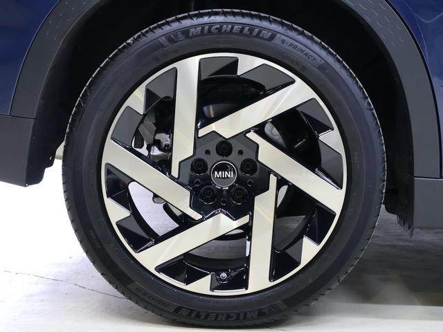 ＭＩＮＩ カントリーマンＳオール４　フェイバリット・トリム　認定中古車／Ｍパッケージ／ナビ／アップルカープレイ／アンドロイドオート／電動シート／シートヒーター／ステアリングヒーター／ハーマンカードンスピーカー／ＡＣＣ／ＥＴＣ／１９ＡＷ／衝突軽減ブレーキ（4枚目）
