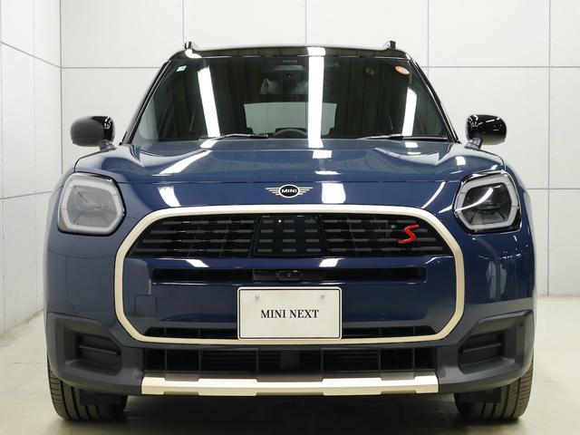 ＭＩＮＩ カントリーマンＳオール４　フェイバリット・トリム　認定中古車／Ｍパッケージ／ナビ／アップルカープレイ／アンドロイドオート／電動シート／シートヒーター／ステアリングヒーター／ハーマンカードンスピーカー／ＡＣＣ／ＥＴＣ／１９ＡＷ／衝突軽減ブレーキ（5枚目）