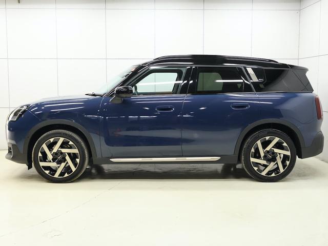 ＭＩＮＩ カントリーマンＳオール４　フェイバリット・トリム　認定中古車／Ｍパッケージ／ナビ／アップルカープレイ／アンドロイドオート／電動シート／シートヒーター／ステアリングヒーター／ハーマンカードンスピーカー／ＡＣＣ／ＥＴＣ／１９ＡＷ／衝突軽減ブレーキ（7枚目）