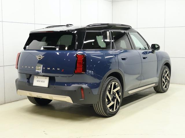 ＭＩＮＩ カントリーマンＳオール４　フェイバリット・トリム　認定中古車／Ｍパッケージ／ナビ／アップルカープレイ／アンドロイドオート／電動シート／シートヒーター／ステアリングヒーター／ハーマンカードンスピーカー／ＡＣＣ／ＥＴＣ／１９ＡＷ／衝突軽減ブレーキ（9枚目）