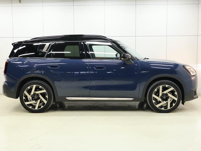 ＭＩＮＩ カントリーマンＳオール４　フェイバリット・トリム　認定中古車／Ｍパッケージ／ナビ／アップルカープレイ／アンドロイドオート／電動シート／シートヒーター／ステアリングヒーター／ハーマンカードンスピーカー／ＡＣＣ／ＥＴＣ／１９ＡＷ／衝突軽減ブレーキ（34枚目）