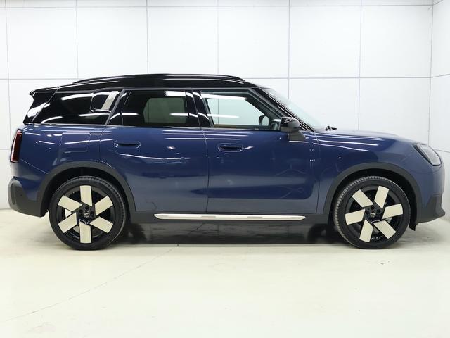 MINI カントリーマンC フェイバリット・トリム 認定中古車/Mパッケージ/ナビ/アップルカープレイ/電動シート/シートヒーター/ステアリングヒーター/ハーマンカードンスピーカー/全周囲カメラ/ACC/ETC/20AW/衝突軽減ブレーキ(8枚目)