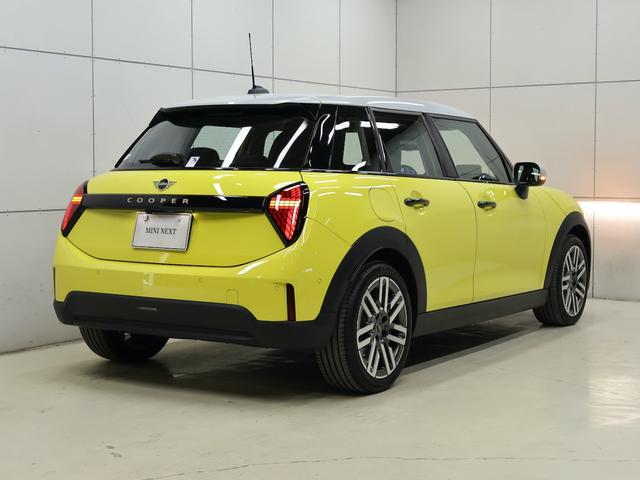 ＭＩＮＩ クーパーＣ　クラシック・トリム　認定中古車／クラシックトリム／ナビ／アップルカープレイ／アンドロイドオート／１７ＡＷ／ＡＣＣ／ＥＴＣ／シートヒーター／ステアリングヒーター／ＬＥＤヘッドライト／Ｂカメラ／前後センサー衝突軽減ブレーキ（30枚目）