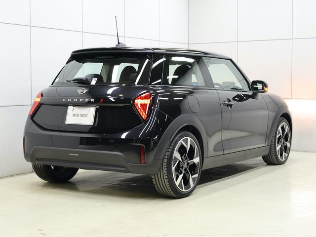 MINI クーパーS クラシック・トリム 認定中古車/ナビ/アップルカープレイ/アンドロイドオート/ACC/ETC/18AW/全周囲カメラ/前後センサー/LEDヘッドライト/シートヒーター/ステアリングヒーター/衝突軽減ブレーキ(30枚目)