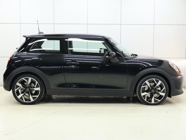 MINI クーパーS クラシック・トリム 認定中古車/ナビ/アップルカープレイ/アンドロイドオート/ACC/ETC/18AW/全周囲カメラ/前後センサー/LEDヘッドライト/シートヒーター/ステアリングヒーター/衝突軽減ブレーキ(34枚目)
