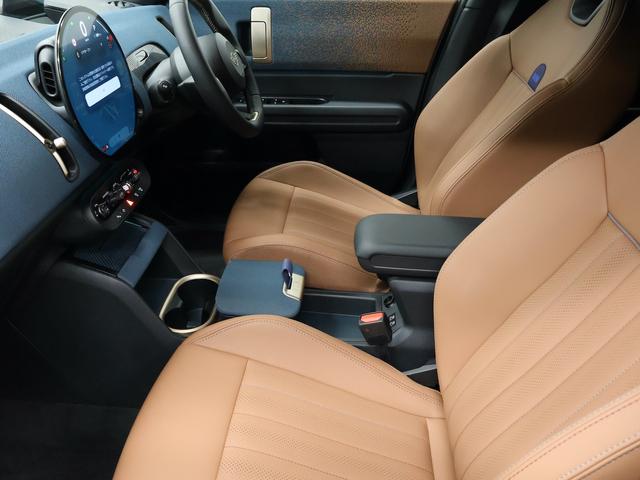 MINI カントリーマンSオール4 フェイバリット・トリム 認定中古車/Mパッケージ/サンルーフ/ナビ/アップルカープレイ/アンドロイドオート/ACC/ETC/19AW/電動シート/シートヒーター/ステアリングヒーター/ハーマンカードンスピーカー(12枚目)