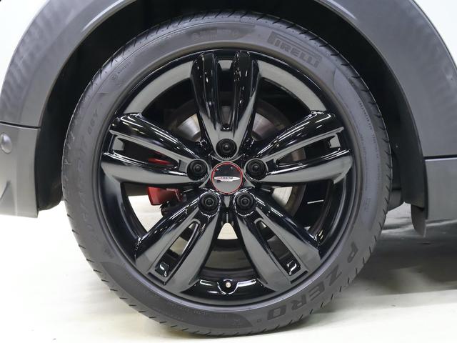 ＭＩＮＩ ジョンクーパーワークス　認定中古車／ナビ／ハーマンカードンスピーカー／ピアノブラックエクステリア／ヘッドアップディスプレイ／ＡＣＣ／ＥＴＣ／１７ＡＷ／リアセンサー／ＬＥＤヘッドライト／パドルシフト／衝突軽減ブレーキ（4枚目）