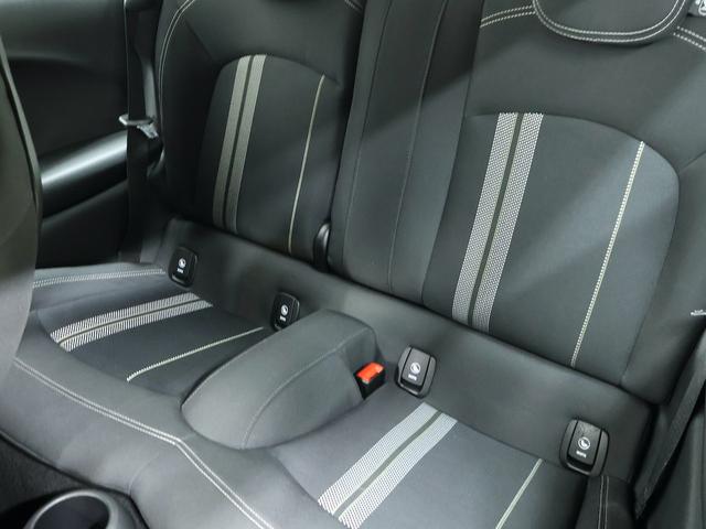ＭＩＮＩ ジョンクーパーワークス　認定中古車／ナビ／ハーマンカードンスピーカー／ピアノブラックエクステリア／ヘッドアップディスプレイ／ＡＣＣ／ＥＴＣ／１７ＡＷ／リアセンサー／ＬＥＤヘッドライト／パドルシフト／衝突軽減ブレーキ（13枚目）