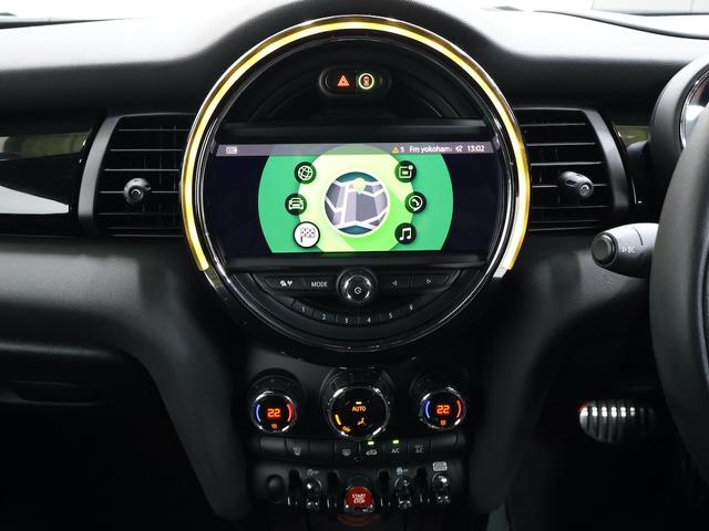 ＭＩＮＩ ジョンクーパーワークス　認定中古車／ナビ／ハーマンカードンスピーカー／ピアノブラックエクステリア／ヘッドアップディスプレイ／ＡＣＣ／ＥＴＣ／１７ＡＷ／リアセンサー／ＬＥＤヘッドライト／パドルシフト／衝突軽減ブレーキ（17枚目）