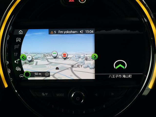 ＭＩＮＩ ジョンクーパーワークス　認定中古車／ナビ／ハーマンカードンスピーカー／ピアノブラックエクステリア／ヘッドアップディスプレイ／ＡＣＣ／ＥＴＣ／１７ＡＷ／リアセンサー／ＬＥＤヘッドライト／パドルシフト／衝突軽減ブレーキ（18枚目）