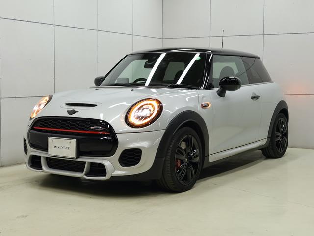 ＭＩＮＩ ジョンクーパーワークス　認定中古車／ナビ／ハーマンカードンスピーカー／ピアノブラックエクステリア／ヘッドアップディスプレイ／ＡＣＣ／ＥＴＣ／１７ＡＷ／リアセンサー／ＬＥＤヘッドライト／パドルシフト／衝突軽減ブレーキ（25枚目）