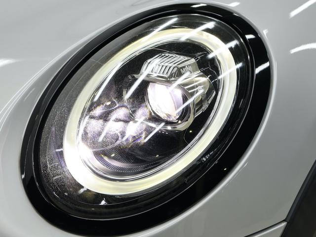ＭＩＮＩ ジョンクーパーワークス　認定中古車／ナビ／ハーマンカードンスピーカー／ピアノブラックエクステリア／ヘッドアップディスプレイ／ＡＣＣ／ＥＴＣ／１７ＡＷ／リアセンサー／ＬＥＤヘッドライト／パドルシフト／衝突軽減ブレーキ（27枚目）
