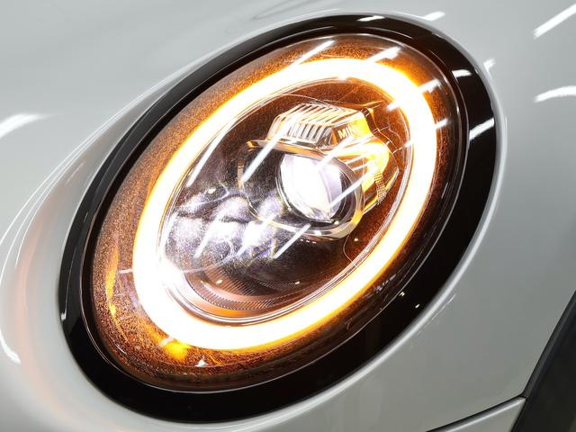 ＭＩＮＩ ジョンクーパーワークス　認定中古車／ナビ／ハーマンカードンスピーカー／ピアノブラックエクステリア／ヘッドアップディスプレイ／ＡＣＣ／ＥＴＣ／１７ＡＷ／リアセンサー／ＬＥＤヘッドライト／パドルシフト／衝突軽減ブレーキ（28枚目）