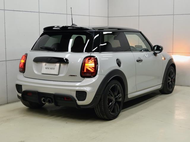 ＭＩＮＩ ジョンクーパーワークス　認定中古車／ナビ／ハーマンカードンスピーカー／ピアノブラックエクステリア／ヘッドアップディスプレイ／ＡＣＣ／ＥＴＣ／１７ＡＷ／リアセンサー／ＬＥＤヘッドライト／パドルシフト／衝突軽減ブレーキ（29枚目）