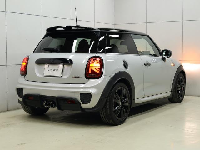 ＭＩＮＩ ジョンクーパーワークス　認定中古車／ナビ／ハーマンカードンスピーカー／ピアノブラックエクステリア／ヘッドアップディスプレイ／ＡＣＣ／ＥＴＣ／１７ＡＷ／リアセンサー／ＬＥＤヘッドライト／パドルシフト／衝突軽減ブレーキ（30枚目）