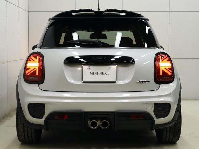 ＭＩＮＩ ジョンクーパーワークス　認定中古車／ナビ／ハーマンカードンスピーカー／ピアノブラックエクステリア／ヘッドアップディスプレイ／ＡＣＣ／ＥＴＣ／１７ＡＷ／リアセンサー／ＬＥＤヘッドライト／パドルシフト／衝突軽減ブレーキ（31枚目）