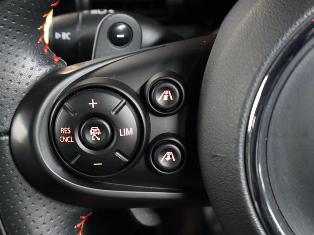 ＭＩＮＩ ジョンクーパーワークス　認定中古車／ナビ／ハーマンカードンスピーカー／ピアノブラックエクステリア／ヘッドアップディスプレイ／ＡＣＣ／ＥＴＣ／１７ＡＷ／リアセンサー／ＬＥＤヘッドライト／パドルシフト／衝突軽減ブレーキ（45枚目）