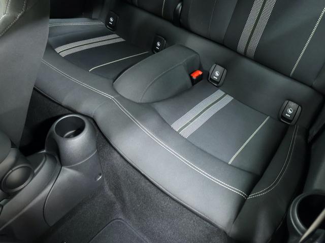 ＭＩＮＩ ジョンクーパーワークス　認定中古車／ナビ／ハーマンカードンスピーカー／ピアノブラックエクステリア／ヘッドアップディスプレイ／ＡＣＣ／ＥＴＣ／１７ＡＷ／リアセンサー／ＬＥＤヘッドライト／パドルシフト／衝突軽減ブレーキ（54枚目）