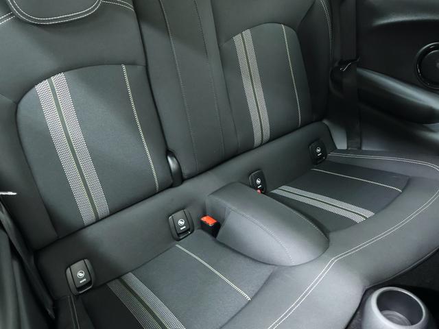 ＭＩＮＩ ジョンクーパーワークス　認定中古車／ナビ／ハーマンカードンスピーカー／ピアノブラックエクステリア／ヘッドアップディスプレイ／ＡＣＣ／ＥＴＣ／１７ＡＷ／リアセンサー／ＬＥＤヘッドライト／パドルシフト／衝突軽減ブレーキ（55枚目）