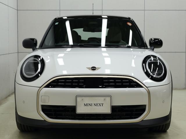 ＭＩＮＩ クーパーＣ　フェイバリット・トリム　認定中古車／ナビ／アップルカープレイ／アンドロイドオート／１８ＡＷ／ＡＣＣ／ＥＴＣ／ＬＥＤヘッドライト／バックカメラ／前後センサー／シートヒーター／ステアリングヒーター／衝突軽減ブレーキ（5枚目）