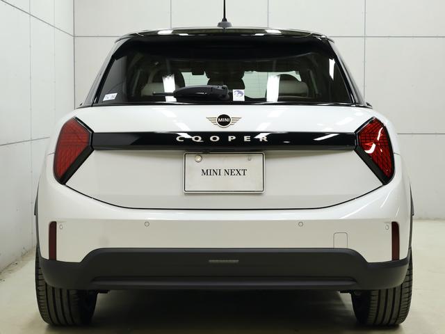 ＭＩＮＩ クーパーＣ　フェイバリット・トリム　認定中古車／ナビ／アップルカープレイ／アンドロイドオート／１８ＡＷ／ＡＣＣ／ＥＴＣ／ＬＥＤヘッドライト／バックカメラ／前後センサー／シートヒーター／ステアリングヒーター／衝突軽減ブレーキ（10枚目）