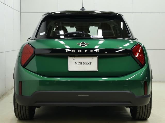 ＭＩＮＩ クーパーＣ　クラシック・トリム　認定中古車／ナビ／アップルカープレイ／アンドロイドオート／ＡＣＣ／ＥＴＣ／シートヒーター／ステアリングヒーター／ＬＥＤヘッドライト／バックカメラ／前後センサー／衝突軽減ブレーキ（10枚目）