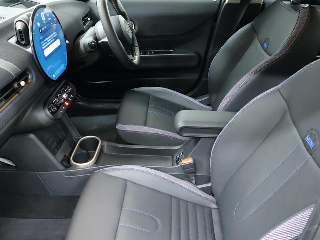 ＭＩＮＩ クーパーＣ　クラシック・トリム　認定中古車／ナビ／アップルカープレイ／アンドロイドオート／ＡＣＣ／ＥＴＣ／シートヒーター／ステアリングヒーター／ＬＥＤヘッドライト／バックカメラ／前後センサー／衝突軽減ブレーキ（12枚目）