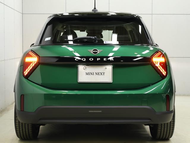 ＭＩＮＩ クーパーＣ　クラシック・トリム　認定中古車／ナビ／アップルカープレイ／アンドロイドオート／ＡＣＣ／ＥＴＣ／シートヒーター／ステアリングヒーター／ＬＥＤヘッドライト／バックカメラ／前後センサー／衝突軽減ブレーキ（31枚目）