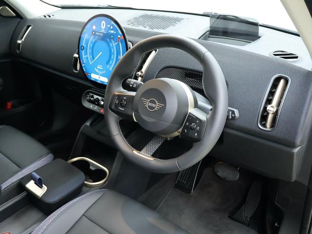 ＭＩＮＩ カントリーマンＤ　クラシック・トリム　認定中古車／Ｍパッケージ／アップルカープレイ／アンドロイドオート／ハーマンカードンスピーカー／電動シート／シートヒーター／ステアリングヒーター／ＡＣＣ／ＥＴＣ／１８ＡＷ（3枚目）
