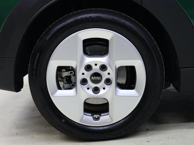 ＭＩＮＩ クーパーＣ　クラシック・トリム　認定中古車／クラシックトリム／ナビ／アップルカープレイ／アンドロイドオート／ＡＣＣ／ＥＴＣ／シートヒーター／ステアリングヒーター／ＬＥＤヘッドライト／バックカメラ／前後センサー／衝突軽減ブレーキ（4枚目）