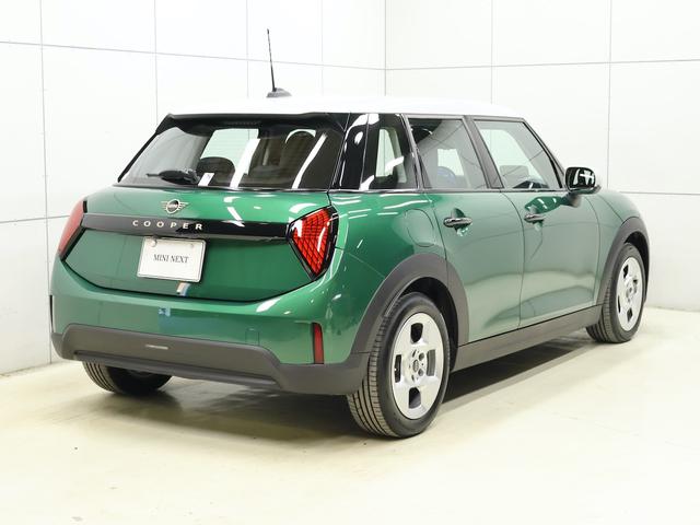 ＭＩＮＩ クーパーＣ　クラシック・トリム　認定中古車／クラシックトリム／ナビ／アップルカープレイ／アンドロイドオート／ＡＣＣ／ＥＴＣ／シートヒーター／ステアリングヒーター／ＬＥＤヘッドライト／バックカメラ／前後センサー／衝突軽減ブレーキ（9枚目）