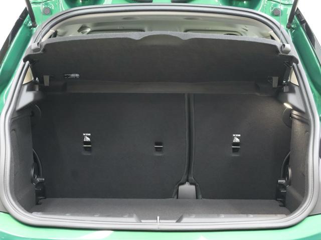 ＭＩＮＩ クーパーＣ　クラシック・トリム　認定中古車／クラシックトリム／ナビ／アップルカープレイ／アンドロイドオート／ＡＣＣ／ＥＴＣ／シートヒーター／ステアリングヒーター／ＬＥＤヘッドライト／バックカメラ／前後センサー／衝突軽減ブレーキ（11枚目）