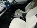 動物由来のレザーを廃止し、ベスキンという新素材の合皮シートになっており、座り心地も良いです。
