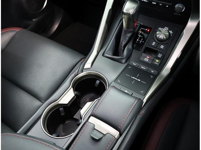 ＮＸ ＮＸ３００ｈ　スパイス＆シック　ＮＸ３００ｈ　スパイス＆シック／ボディカラー／グラファイトブラックガラスフ／内装／ＬＴｅｘ／ブラック＆クリムゾン／シルバーフィルム／ムーンルーフ／アクセサリーコンセント（ＡＣ１００Ｖ・１００Ｗ）（15枚目）