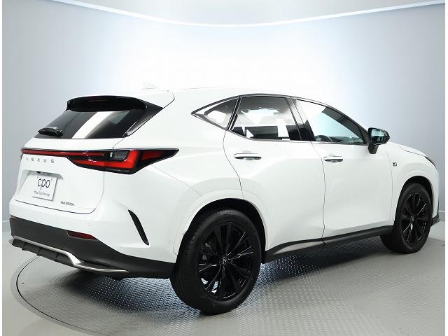 NX NX350h Fスポーツ NX350hFSPORT/ボディーカラー/ホワイトノーヴァガラスフレーク/内装/”FSPORT専用本革/”FSPORT専用ホワイト/ダークスピンアルミ/デジタルインナーミラー(6枚目)