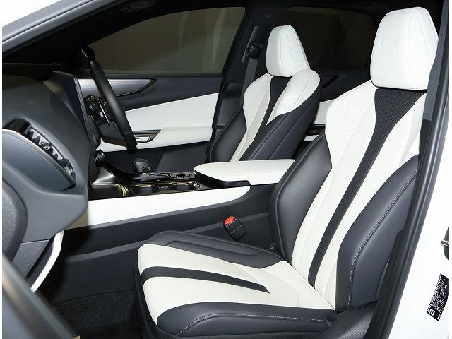 NX NX350h Fスポーツ NX350hFSPORT/ボディーカラー/ホワイトノーヴァガラスフレーク/内装/”FSPORT専用本革/”FSPORT専用ホワイト/ダークスピンアルミ/デジタルインナーミラー(16枚目)